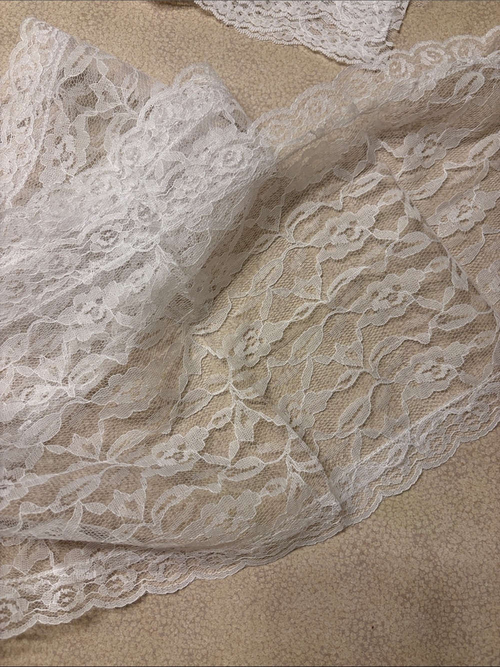 Multiple Lace Samples- Perfect For Crafters - Picture 8 of 9